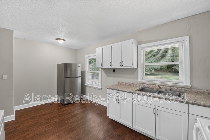 For Rent: 1007 Green Circle Dr Gastonia NC 28054 property image