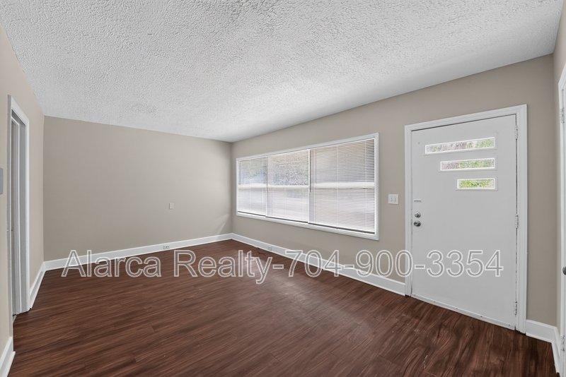 For Rent: 1007 Green Circle Dr Gastonia NC 28054 property image
