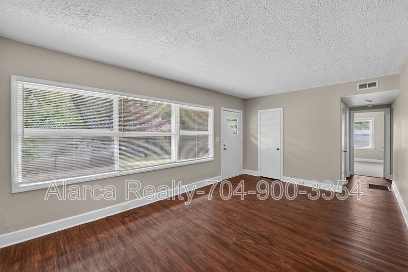 For Rent: 1007 Green Circle Dr Gastonia NC 28054 property image