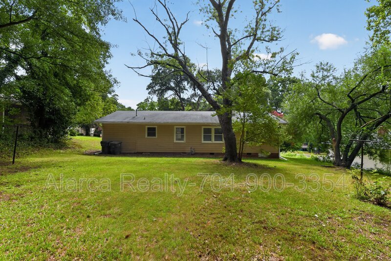 For Rent: 1007 Green Circle Dr Gastonia NC 28054 property image