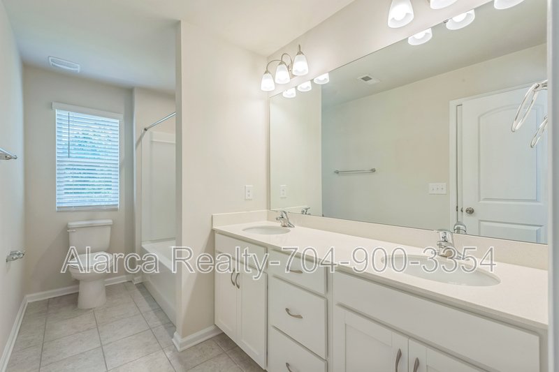 For Rent: 9118 Buckley Ct, Charlotte, NC 28269 property image