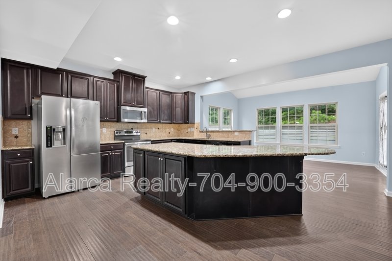For Rent: 5804 Selkirkshire Rd Charlotte NC 28278 property image