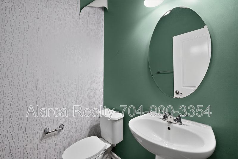 For Rent: 5804 Selkirkshire Rd Charlotte NC 28278 property image