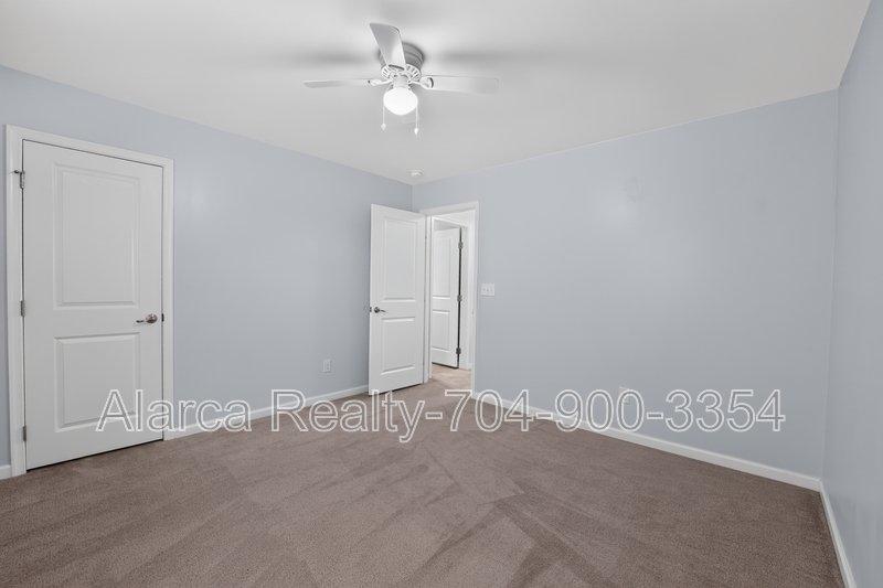 For Rent: 5804 Selkirkshire Rd Charlotte NC 28278 property image