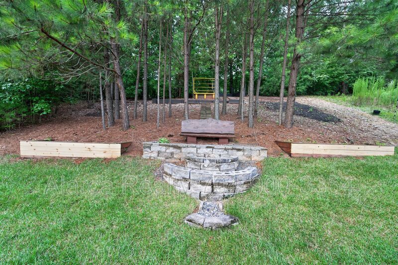 For Rent: 5804 Selkirkshire Rd Charlotte NC 28278 property image