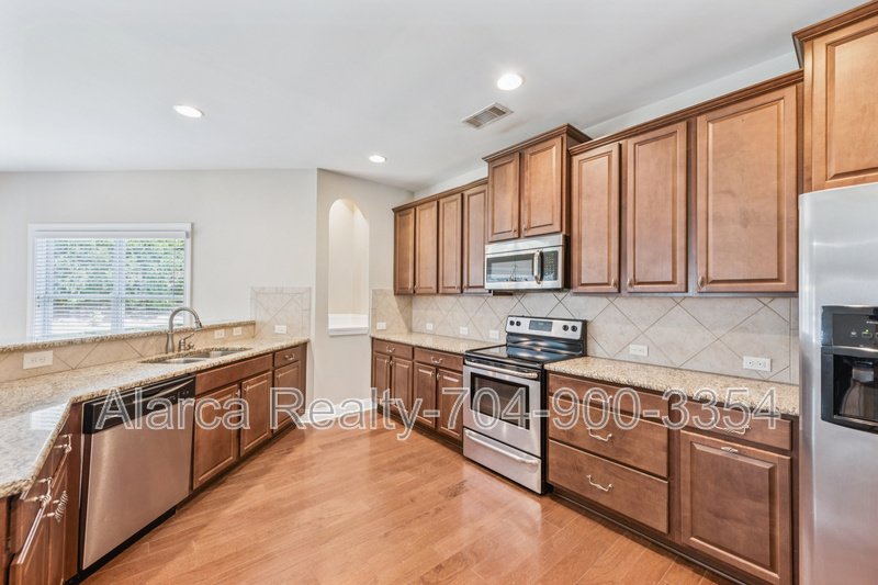 For Rent: 1020 Ridge Haven Rd, Waxhaw, NC 28173 property image