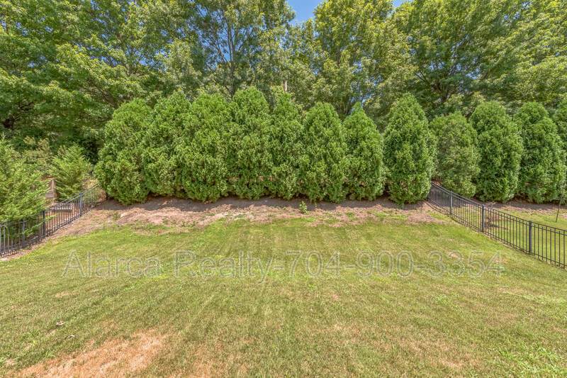 For Rent: 1020 Ridge Haven Rd, Waxhaw, NC 28173 property image