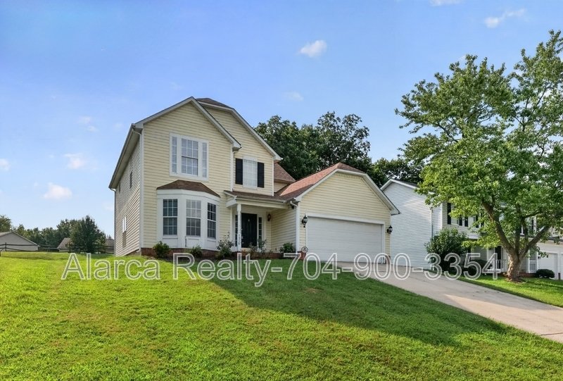 For Rent: 1901 Misty Vale Rd Charlotte NC 28214 property image