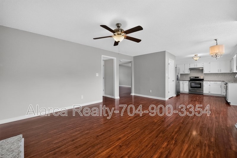 For Rent: 1901 Misty Vale Rd Charlotte NC 28214 property image