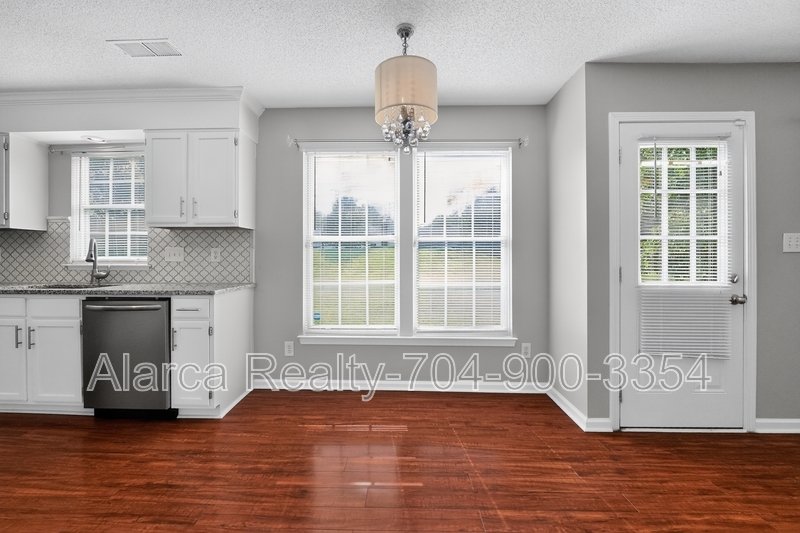 For Rent: 1901 Misty Vale Rd Charlotte NC 28214 property image