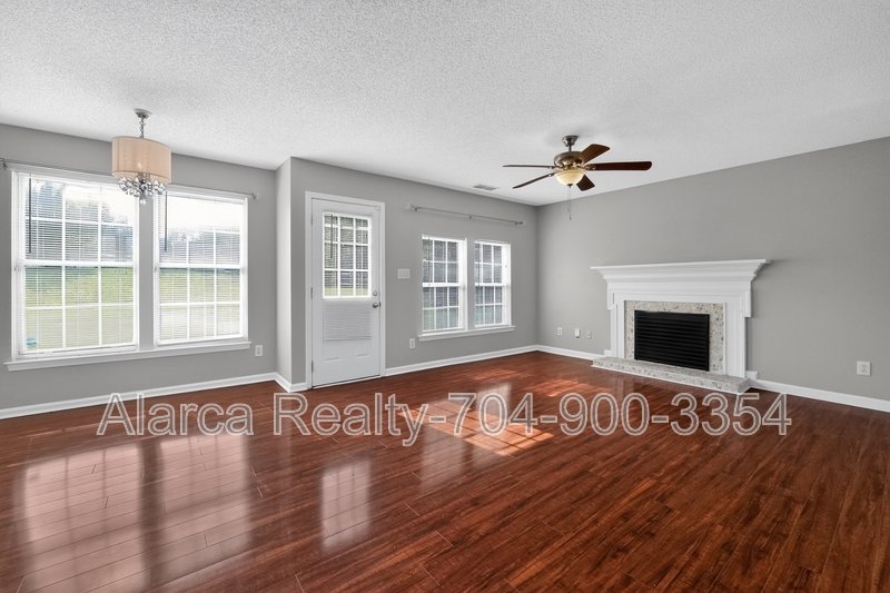 For Rent: 1901 Misty Vale Rd Charlotte NC 28214 property image