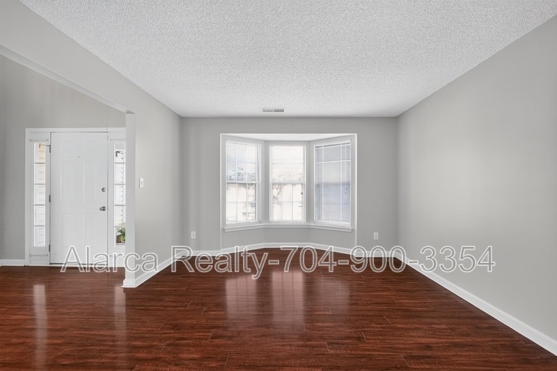 For Rent: 1901 Misty Vale Rd Charlotte NC 28214 property image
