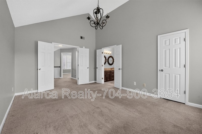 For Rent: 1901 Misty Vale Rd Charlotte NC 28214 property image