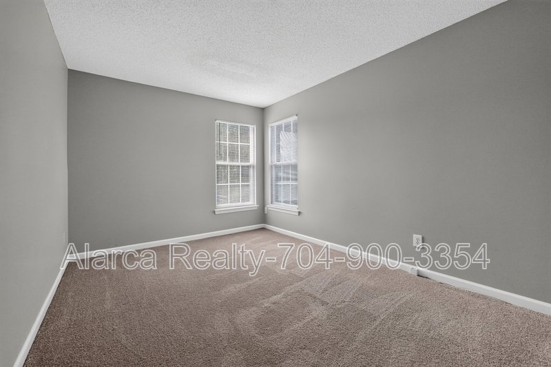 For Rent: 1901 Misty Vale Rd Charlotte NC 28214 property image