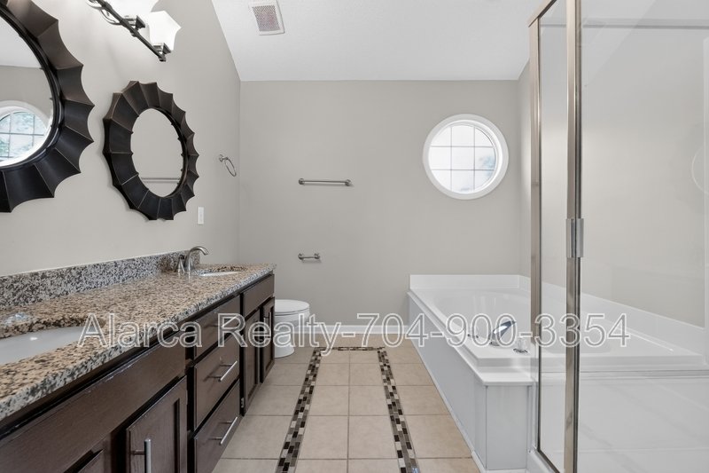 For Rent: 1901 Misty Vale Rd Charlotte NC 28214 property image