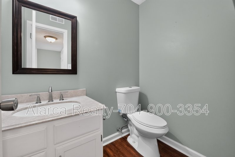 For Rent: 1901 Misty Vale Rd Charlotte NC 28214 property image