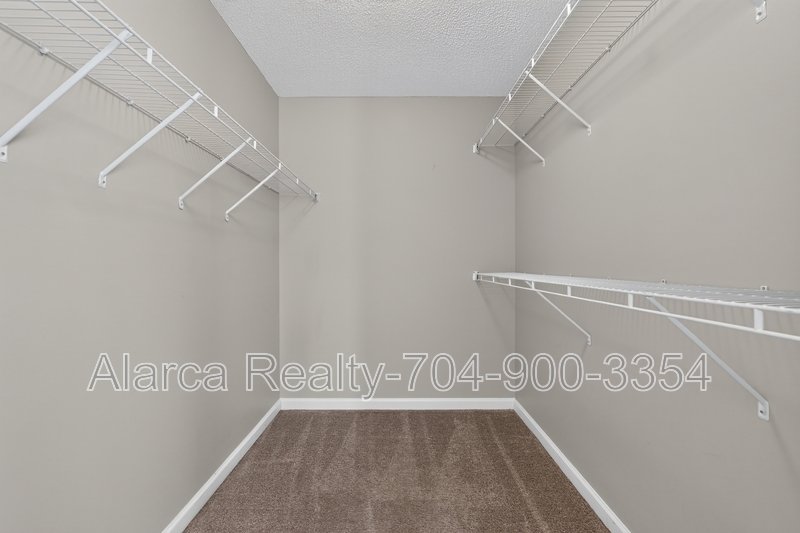 For Rent: 1901 Misty Vale Rd Charlotte NC 28214 property image