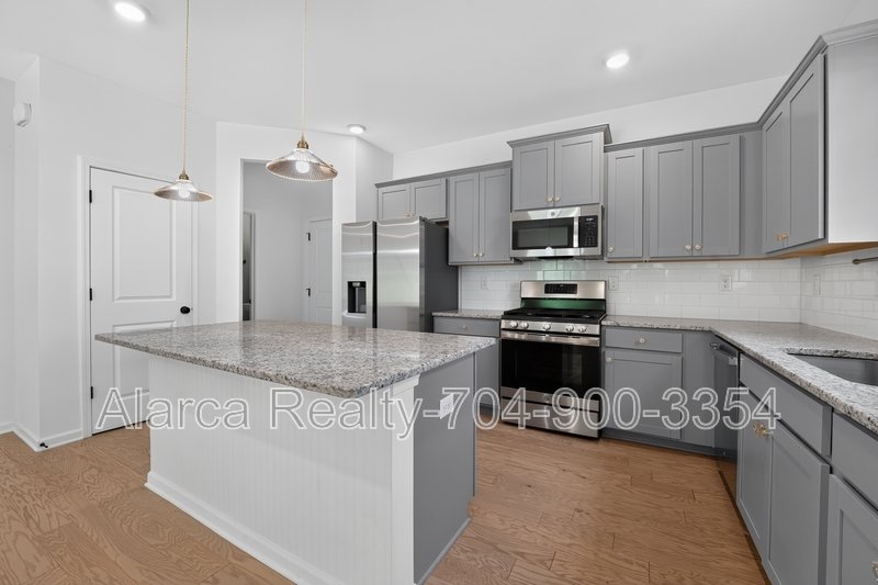 For Rent: 230 Quinn Rd # 21 Matthews NC 28104 property image