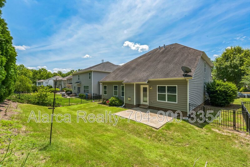 For Rent: 1016 Ridge Haven Rd, Waxhaw, NC 28173 property image