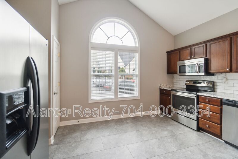 For Rent: 4218 Amherst Villa Ct Charlotte NC 28273 property image