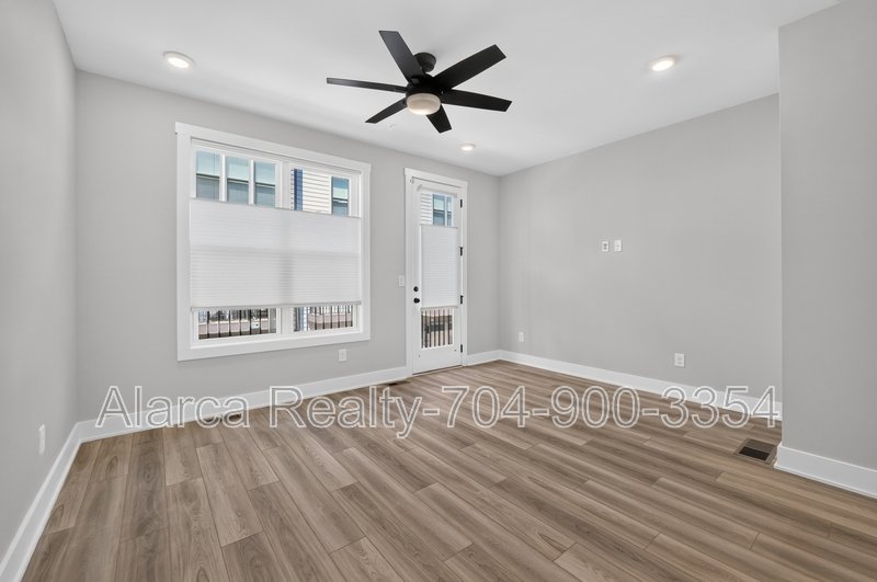 For Rent: 5018 Tiny Ln Charlotte NC 28203 property image