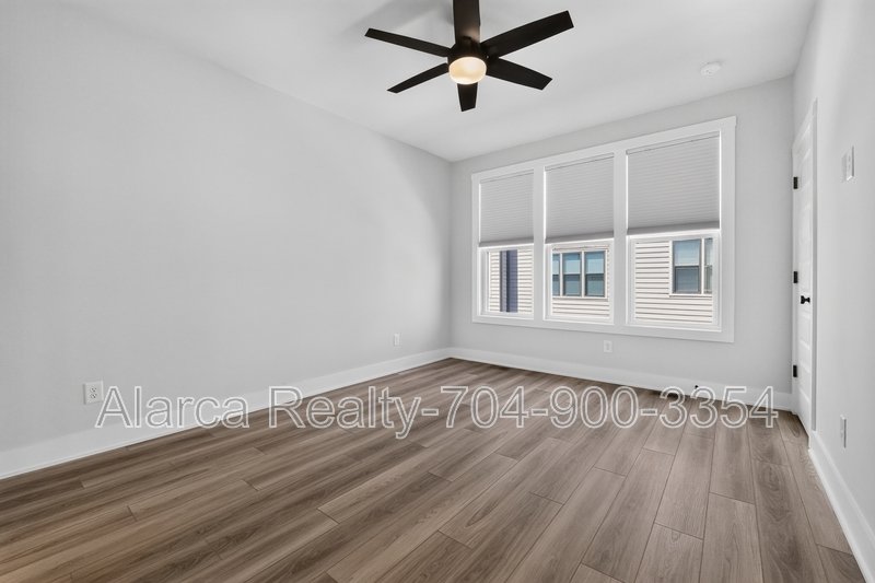 For Rent: 5018 Tiny Ln Charlotte NC 28203 property image