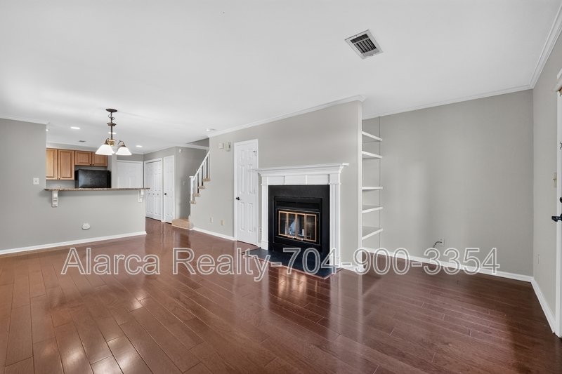 For Rent: 333 Circle Ave #R Charlotte NC 28207 property image