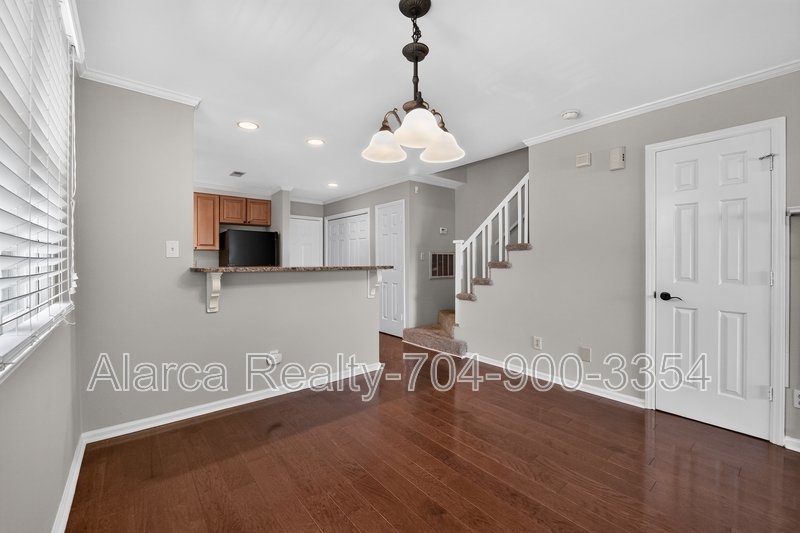 For Rent: 333 Circle Ave #R Charlotte NC 28207 property image