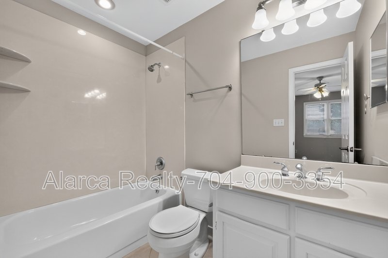 For Rent: 333 Circle Ave #R Charlotte NC 28207 property image