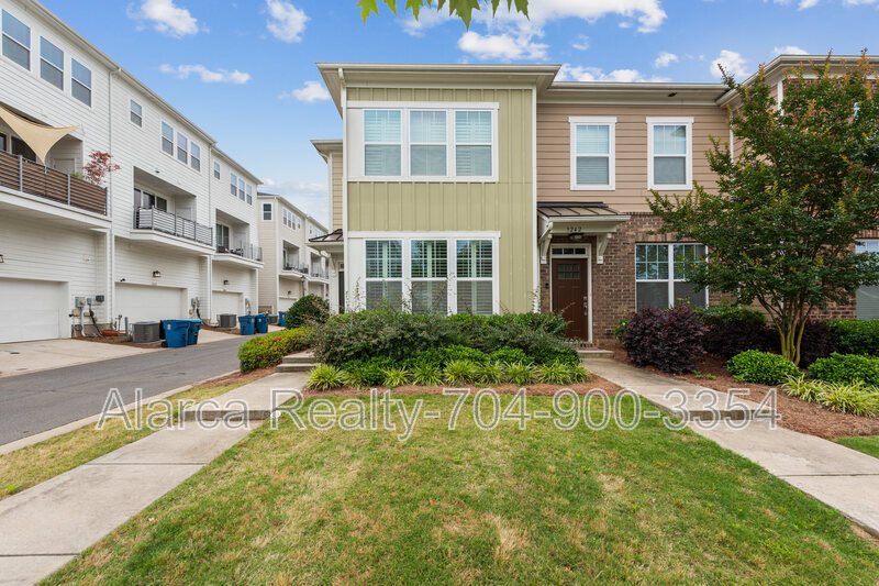 For Rent: 3246 Moss Ln Charlotte NC 28206 property image