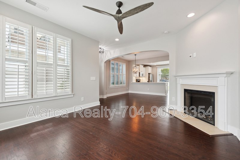 For Rent: 3246 Moss Ln Charlotte NC 28206 property image