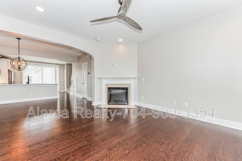 For Rent: 3246 Moss Ln Charlotte NC 28206 property image