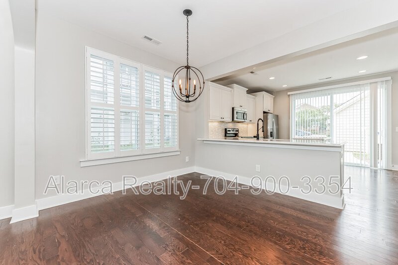 For Rent: 3246 Moss Ln Charlotte NC 28206 property image