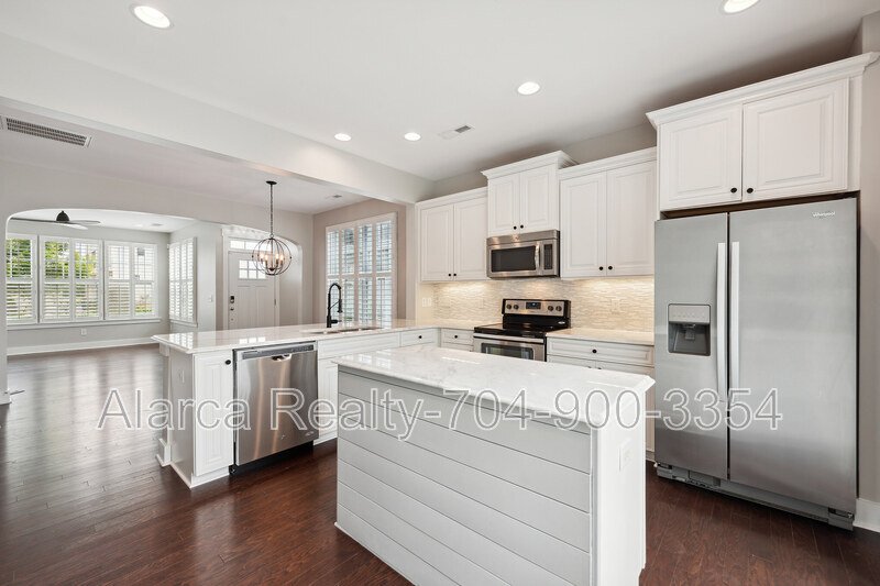 For Rent: 3246 Moss Ln Charlotte NC 28206 property image