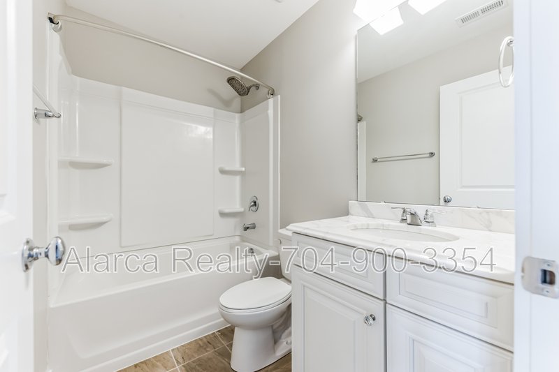 For Rent: 3246 Moss Ln Charlotte NC 28206 property image