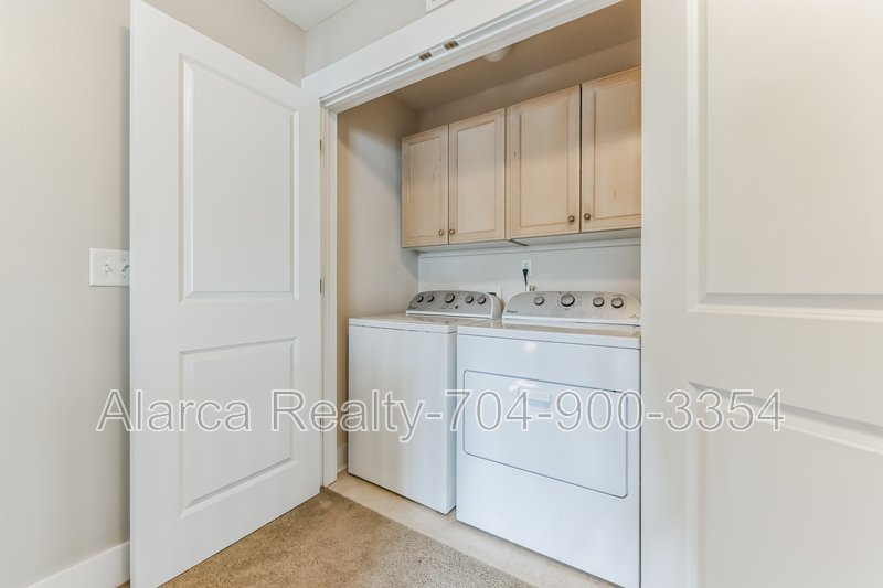 For Rent: 3246 Moss Ln Charlotte NC 28206 property image