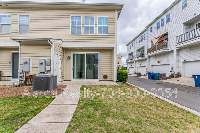 For Rent: 3246 Moss Ln Charlotte NC 28206 property image