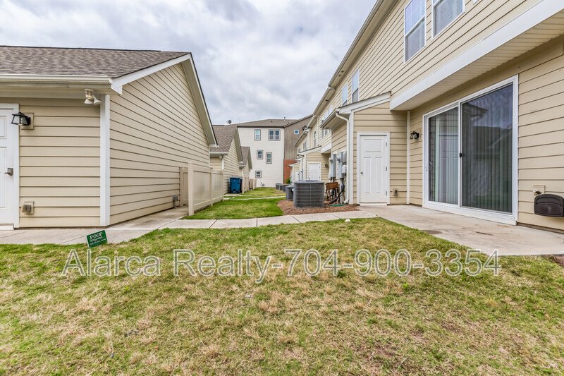 For Rent: 3246 Moss Ln Charlotte NC 28206 property image