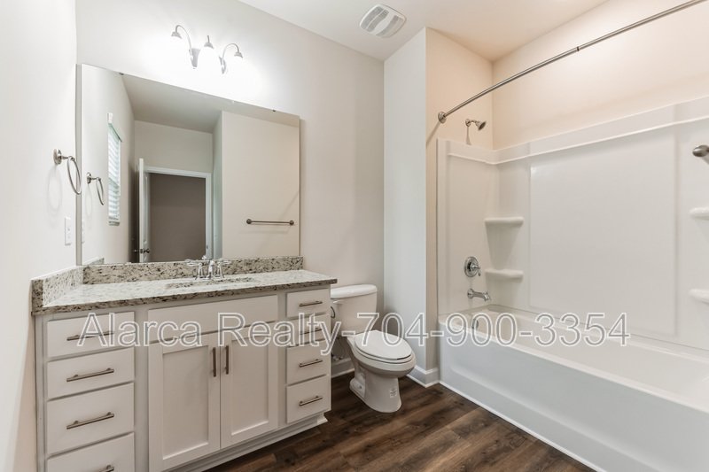 For Rent: 327 W Iredell Ave Mooresville NC 28115 property image