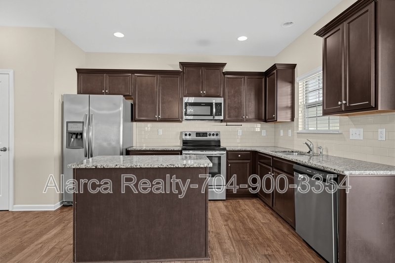 For Rent: 9724 Chase View Dr Matthews NC 28105 property image
