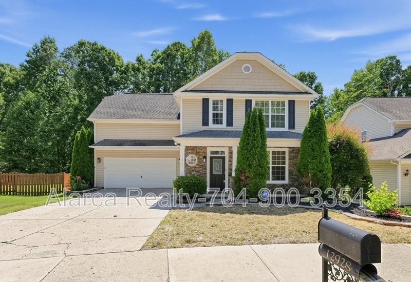 For Rent: 12928 Windy Lea Ln Huntersville NC 28078 property image