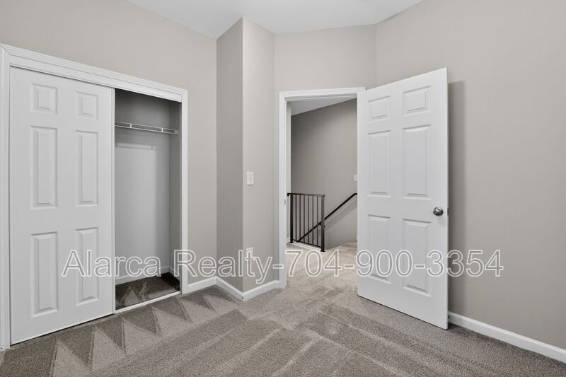 For Rent: 425 Centerfield Dr Charlotte NC 28214 property image