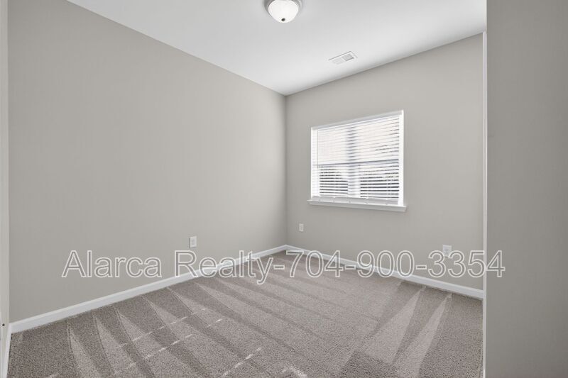 For Rent: 425 Centerfield Dr Charlotte NC 28214 property image