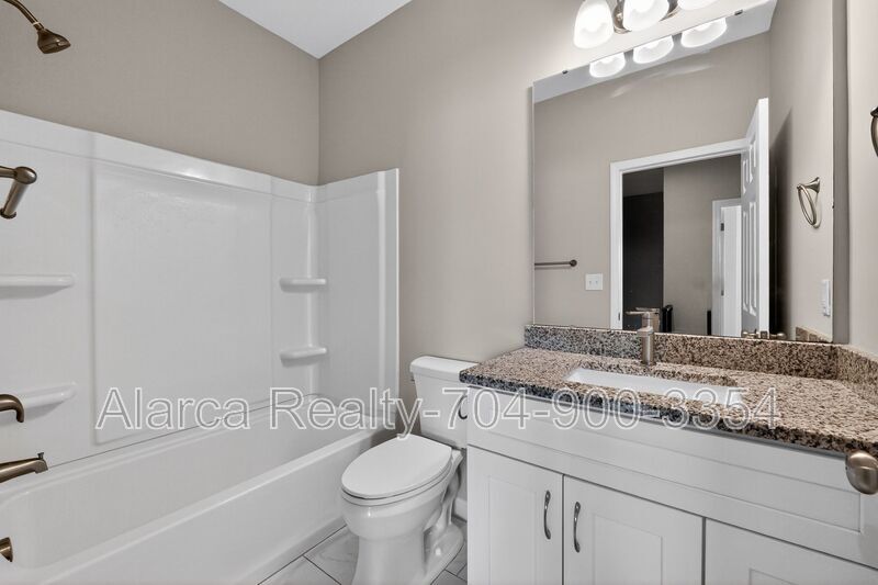 For Rent: 425 Centerfield Dr Charlotte NC 28214 property image