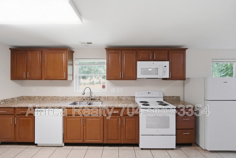 For Rent: 1542 Monument Ave Gastonia NC 28052 property image