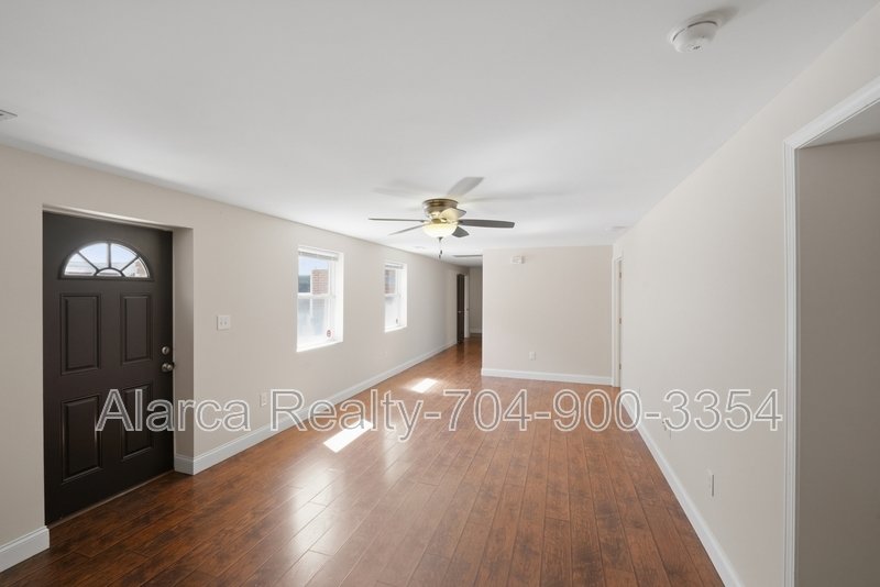 For Rent: 1542 Monument Ave Gastonia NC 28052 property image