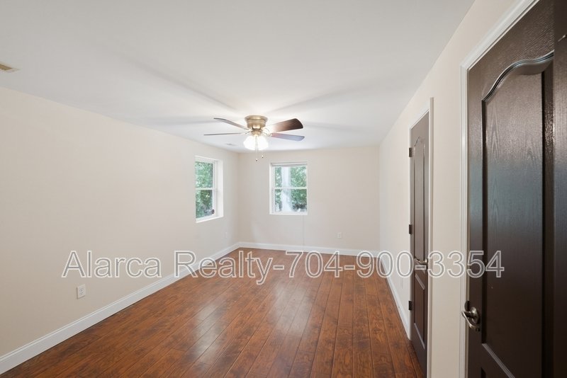 For Rent: 1542 Monument Ave Gastonia NC 28052 property image
