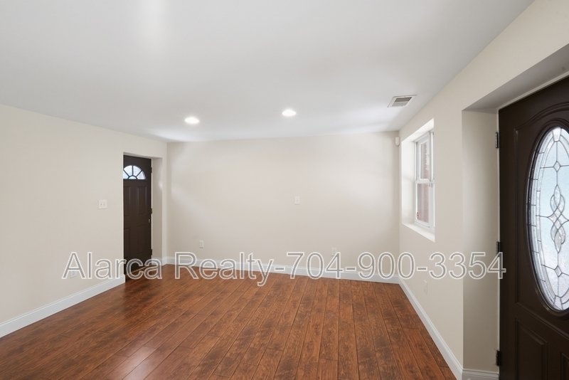 For Rent: 1542 Monument Ave Gastonia NC 28052 property image