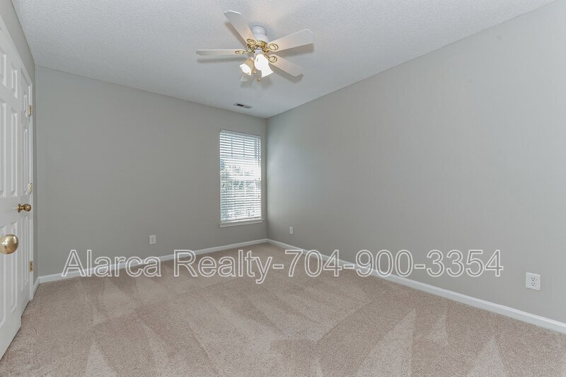 For Rent: 9418 Willow Tree Ln Charlotte NC 28277 property image