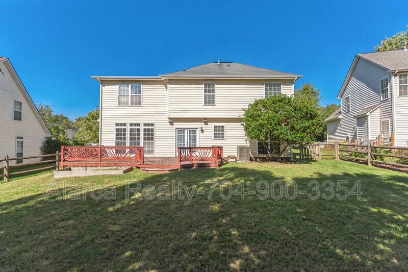 For Rent: 9418 Willow Tree Ln Charlotte NC 28277 property image